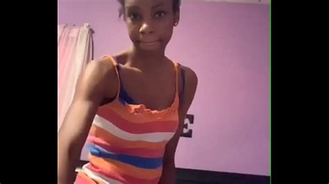 Ebony teen freak in her 1st amateur video. Freak Teen Twerk Periscope | Twerk HD - These girls know ...