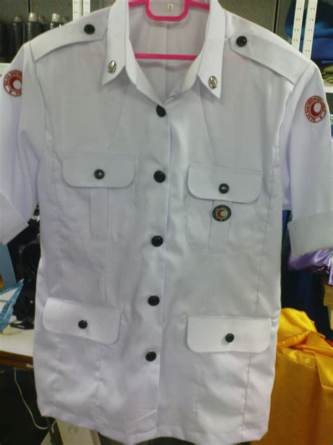 Pegawai berpangkat sarjan mejar ke atas boleh memakai 'bush jacket' sebagai. Kedai Jahit JalLeha: Uniform