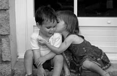enfant bisous baiser qui bisou baisers tendresse respiri lasci strana sensazione