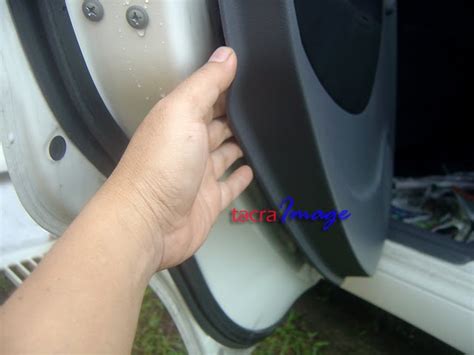 Kamu tidak perlu khawatir layar akan tergores atau retak karena sekarang ponselmu sudah dilengkapi dengan. tacra's diy garage: Door Trim Removal (Viva & Wira)