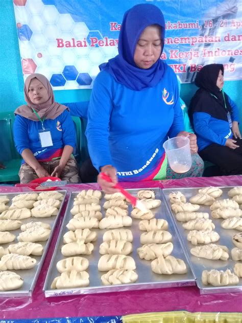 Contoh proposal usaha makanan khas daerah. USAHAROTI COKLAT