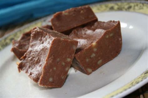 Then stir properly by adding vanilla extract to bring in the aromatic flavor. Chocolate Cheese Fudge Recipe - Food.com | Recipe | Fudge ...