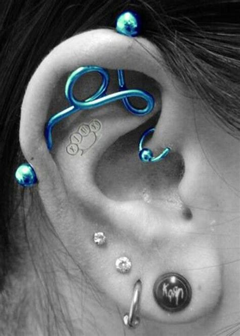 Other names like bar or scaffold piercing may be used in different parts of the world, but all of these names describe the same piercing. Confused Industrial piercing jewelry. | Piercings, Cool piercings, Industrial piercing jewelry