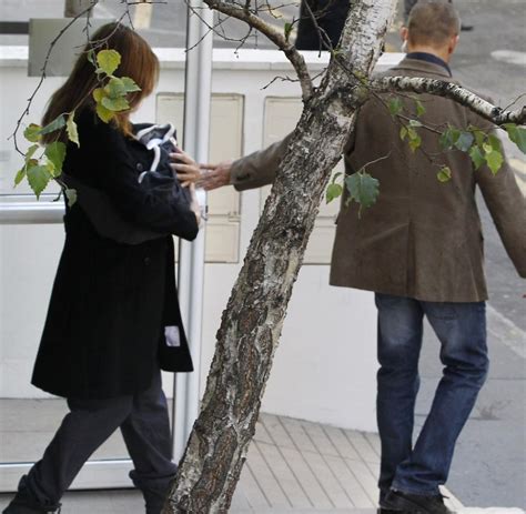 She has been married to nicolas sarkozy, the former president of the french republic, since february 2008. Presidentenbébé: Carla Bruni-Sarkozy und Töchterchen ...