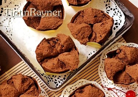 Hadir dengan berbagai macam pilihan roti dan isian, makanan bertekstur empuk ini semakin banyak diminati. Resep Brownies Kukus Sederhana Anti Gagal