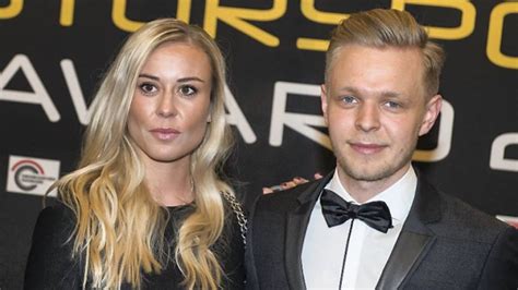 Kevin magnussen ajaa kaudella 2020 haasilla. Kevin-Magnussen-e-la-fidanzata-Louise