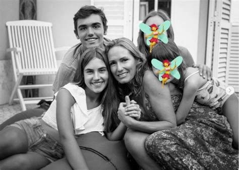 In 1994 she went to barcelona to work. Fernanda Serrano partilha foto com os filhos e afirma: "A ...