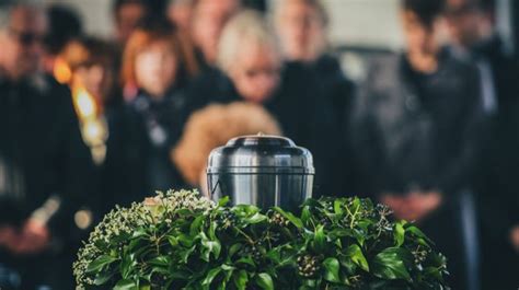 So schreibt es das deutsche bestattungsgesetz vor. Bestattungsrecht: Die Urne mit nach Hause nehmen?