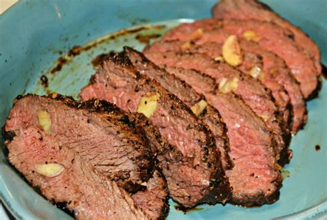 Or simply slice the meat and serve it in a fresh green salad. Recipe For Eye Of Round Steak Slices - How To Pan Fried ...