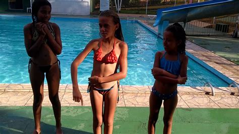 Share a gif and browse these related gif searches. Desafio da piscina - YouTube