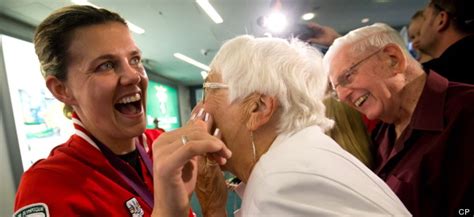 Christine sinclair is a canadian soccer player and captain of the canadian national team. Christine Sinclair Vancouver Homecoming Brings Out Fans In ...