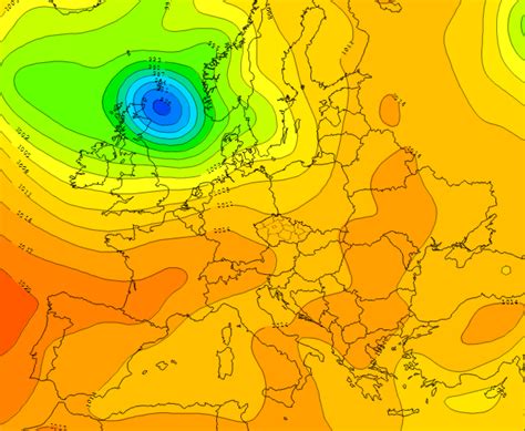 Ppi, meteorolojik radarların en temel ürünü olarak bilinir ve radar kapsama alanının genel olarak taranması ve izlenmesi amacıyla. Pocasí praha zítra