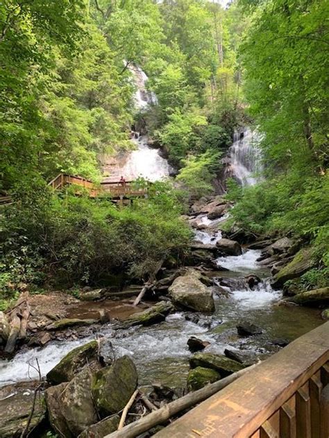 That's pretty good for the best little german town in america with a population of only 543 people! 10 Must-See Attractions In Helen, Georgia | Helen ga ...