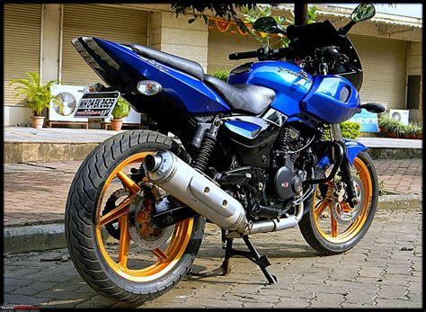 But, beleive me the 13.5 bhp engine supplemented by the 4 valve technology gives you a smooth and powerful ride. Modifikasi Fairing Pulsar 135 2014