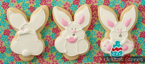 I decided to play around with the bunny face cookies this year. Bunnies, bunnies and more bunnies.