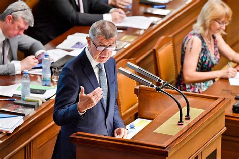 Demonstrace, bilancování i hlasování o nedůvěře vládě. Babišova vláda přežila hlasování o nedůvěře. Poslanci ...