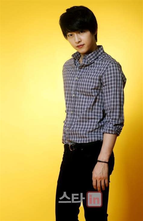 Actor, mc , model age : song joong ki | Song joong ki, Joong ki, Song joong ki ...