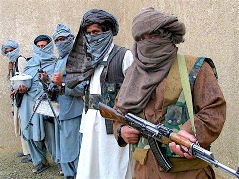 Les talibans 6 ou taliban 7 (طالبان ṭāliban, « étudiants » ou « chercheurs »), s'autoproclamant émirat islamique d'afghanistan, est un mouvement fondamentaliste islamiste armé oeuvrant en afghanistan et au pakistan depuis octobre 1994. US regime blames Afghan war failure on... Russia -- Puppet ...