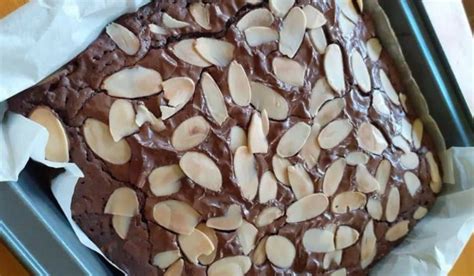 Dimana membuat roti brownies rasa coklat salah satunya yang proses dan tahapan roti brownies coklat ini juga tidak sulit, yakni mudah. Buat Brownies Kedut Ikut Sukatan Cawan. Memang Mudah ...