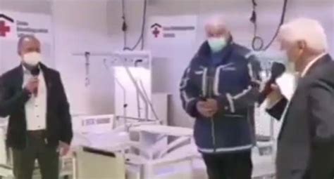 Diktator steinmeier schreit gegner an, die ihn kriegstreiber nennen. Steinmeier: Kamera an, Maske auf - Kamera aus, Maske ...