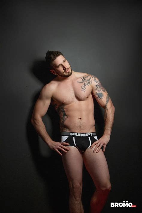 With muscular bodies and deep intent, the pleasures are immeasurable. Tattooed stud Bo Sinn pumps Franky Maloney's hot smooth ...