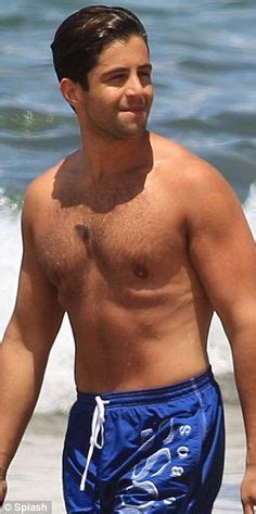 The former nickelodeon star flaunted his fit physique in a shirtless photo. Josh Peck on Pinterest | Drake And Josh, Drake and Vines