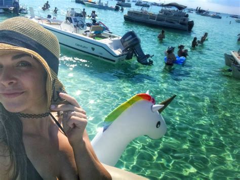 As mentioned above, crab island is only accessible by boat (or other watercraft) due to the distance from shore and the strong tidal currents and boat traffic that surround it. Crab Island - Florida's Water Playground - Postcards To Me