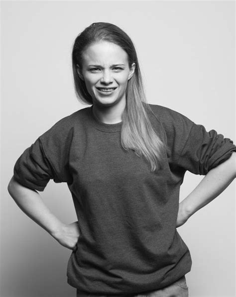 Unser mikrofonflaneur @moelllller war mit schauspielerin jasna fritzi bauer in berlin prenzlauer berg unterwegs. Jasna Fritzi Bauer über die Wiener, das Gefühl die ...