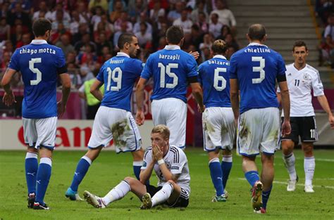 Cucine, forni da incasso, piani cottura, cappe aspiranti, frigoriferi e lavastoviglie. Italia-Germania 2-1, le foto più belle della semifinale ...