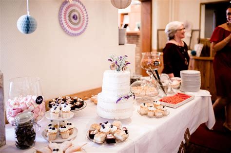 Der preis einer hochzeitstorte im vergleich zu einer herkömmlichen torte unterscheidet sich enorm. Hochzeit, Wedding, Harburg, Hamburg, Standesamt, Auszug ...