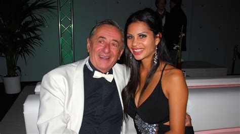 Nov 30, 2016 · richard lugner, 84, wed german tv presenter and former playboy model cathy schmitz, 26, in september 2014, after a brief courtship that lasted just seven months. Intensiver Trost: Richard Lugner (84) mit Ex "Bambi" im ...