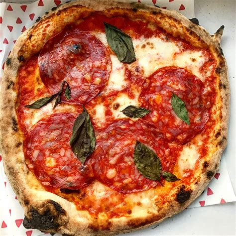 Authentic neapolitan pizza originates from the birthplace of pizza, naples. neapolitansk pizza stockholm - Foodetc cooks - food ...