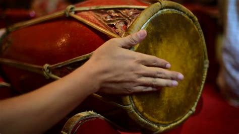 Alat musik tanjidor betawi lengkap gambar dan penjelasannya. 5+ Alat Musik Tradisional Jawa Lengkap Dengan Gambar Dan Penjelasannya - Kwikku