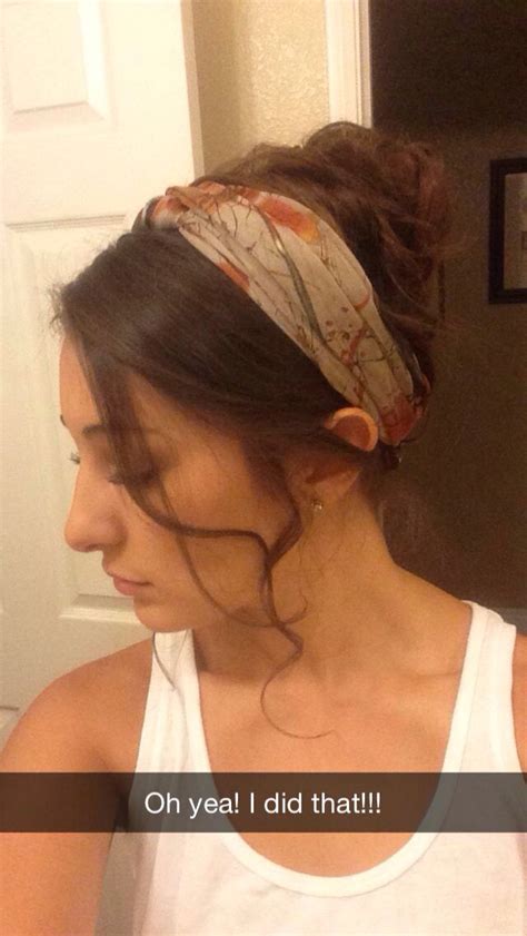 The hair quality is one of the determining factors of this look. Headscarf + messy bun