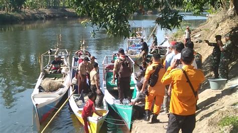 .membangun natural shelter, di hutan musim hujan, survival camp, solo camping. Cegah Banjir di Musim Hujan, Dandim Jeneponto Sisir Sungai ...