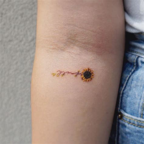 Maybe you would like to learn more about one of these? Pin by 𝚕𝚒𝚕𝚊𝚌 on ᴍᴜsᴇ | Small tattoos, Sunflower tattoo on ...