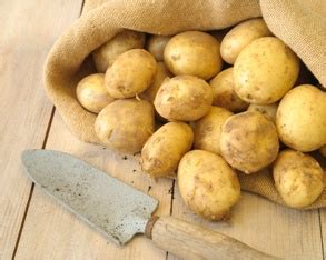 To make the swedish meatball sauce, strain the broth and put in a blender with the cream cheese. Swedish Potato Sausage Recipe - Homestead Skills From Days Gone By in 2020 | Sausage recipes ...