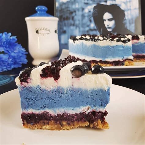 Enjoy a zingy lemon dessert in less than 30 minutes. Butterfly pea tea is the key of this ocean blue cheesecake ...