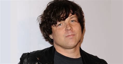 Jun 17, 2021 · parece que poco a poco ryan adams está retomando su carrera justo donde la dejó en 2019. Phoebe Brigers, Mandy Moore Tweet Again On Ryan Adams