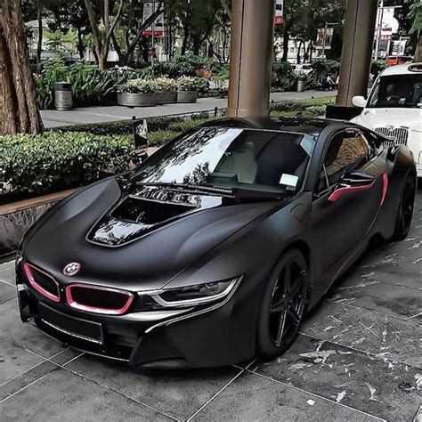 The bmw i8 was a revolutionary car. BMW i8 - красивые фото, картинки и фото салона автомобиля
