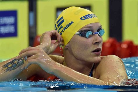 Hon gör det på 50 och 100 meter fritt i canet, frankrike. Sarah Sjöström Bio - SwimSwam