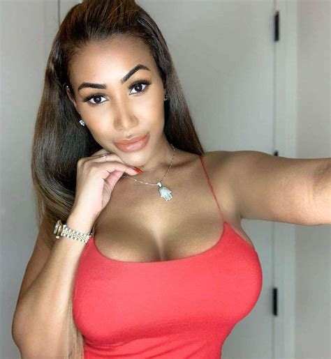 The green room at the nba & nfl drafts have become a hot spot for incoming athlete's and their wags. Suns Center Deandre Ayton Has Been Spending Time With Cam Girl Katt Leya - Sports Gossip