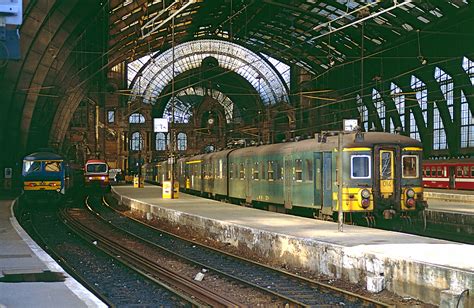 Antwerp central takes the viewer on a journey through the physical and mental space of antwerp's railway. NMBS 014 @ Antwerpen Centraal | Het monumentale station ...