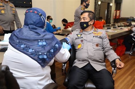 Fungsi temali dari simpul silang hampir sama dengan simpul palang akan tetapi, simpul silang lebih cepat dan lebih kuat dibanding dengan. Ops Lilin 2020: Kabaharkam Polri Ikut Donor untuk ...