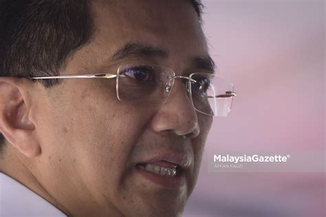 Azmin love haziq azmin, azmin, haziq, haziq, why are you pawns in this war on kunyits? Azmin pernah 'tag' Haziq 2014?