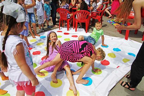Deutscher milf outdoor gruppensex party privat gangbang. Top Outdoor Party Games for Kids - FamilyEducation