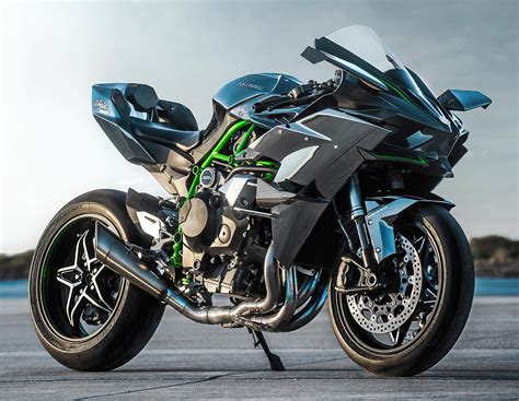 Set ninja h2r launch alert, read highlights & latest news, check exclusive preview review, videos, images and colors. Kawasaki Ninja H2 R