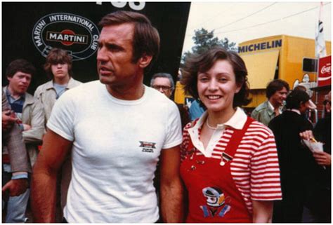 12 de abril de 1942) es un expiloto de automovilismo y político argentino. Photograph of Carlos Reutemann posing with Marie-Jeanne ...