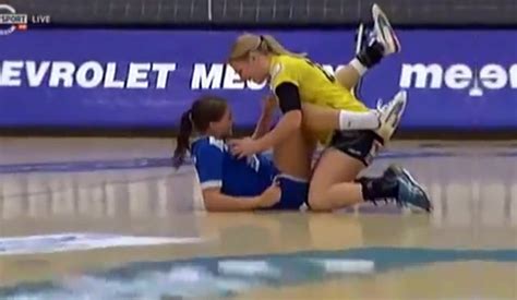 Handball (also known as team handball, european handball or olympic handball) is a team sport in which two teams of seven players each (six outcourt players and a goalkeeper). Girls Fall And Land In Awkward Position - Funny Video ...