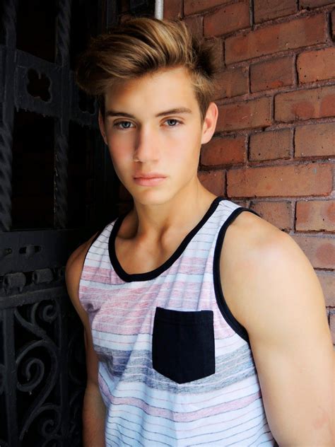 Последние твиты от 18 year old beauties ✨ (@18nsexy). Cute 18 year old guys.
